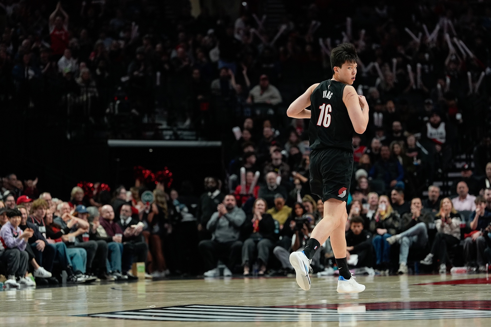 Kaiyun APP-【菜鸟】杨瀚森6分4板1帽+损失2000刀 克尼佩尔失准13分&amp;三分6中1